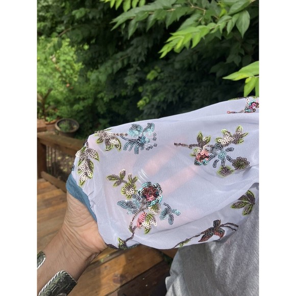 TINY ANTHROPOLOGIE Top Gray Knit Sequin Sheer Floral Short Sleeved T Shirt XS - Picture 2 of 7